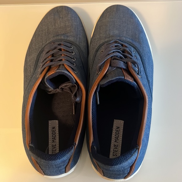 Size 13 Steve Madden blue denim shoes with brown leather accents - Picture 6 of 7